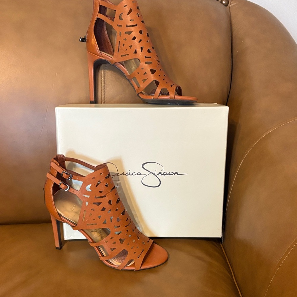 Jessica Simpson Women's Brown Cutout Heels